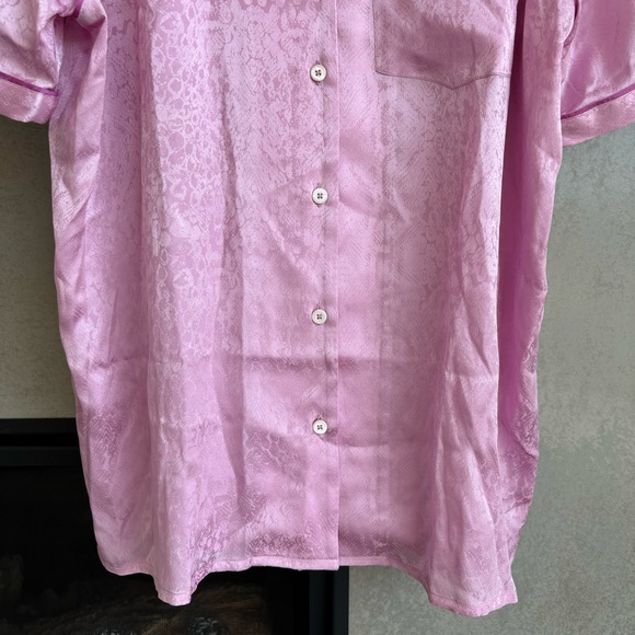 Revolver TELL YOUR FRIENDS Bowling Shirtlavender, Size XS - Picture 10 of 16